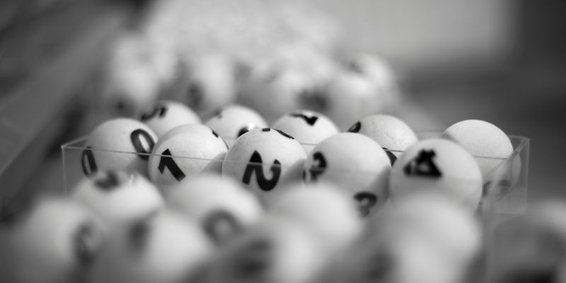 Lợi ích và rủi ro khi chơi  bạch thủ lô là gì?